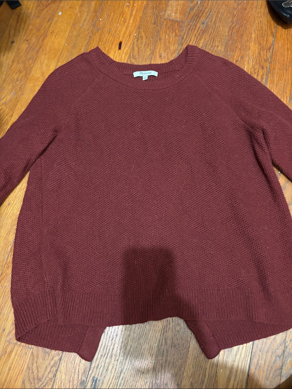 Madewells Women’s Crewneck Pullover Sweater in Burgundy